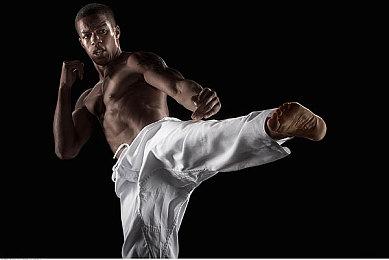 《FIFA 23》登顶英国实体榜首 《战地2042》重回第5